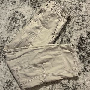 Cream Cargos